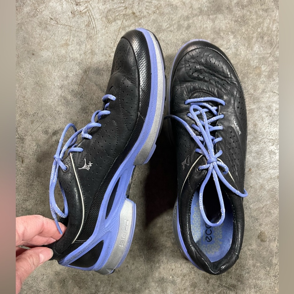 Women's Size us 9 ECCO Yak Biom Natural Motion Walking Shoes Black blue # 3583